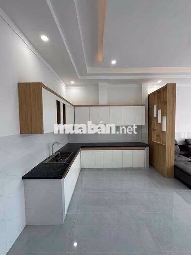 Nhà mới đẹp 5x23 dân đông kín, ngay cụm trường học và chợ An Tây