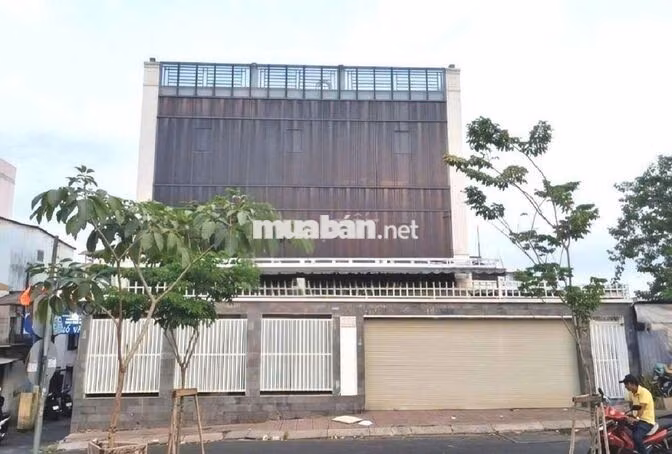 CHO THUÊ NHÀ MẶT TIỀN BẾN VÂN ĐỒN, P.2, Q.4