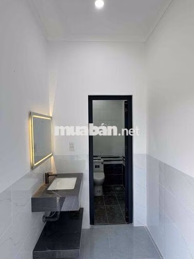 Nhà mới đẹp 5x23 dân đông kín, ngay cụm trường học và chợ An Tây