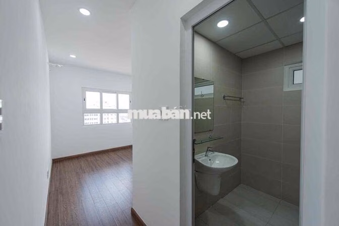 Cho thuê căn hộ Conic Boulevard 84m2 2pn 2wc, tầng 10 view thành phố