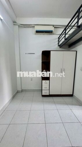 Duplex cửa sổ thoáng mát còn 1 phòng cuối