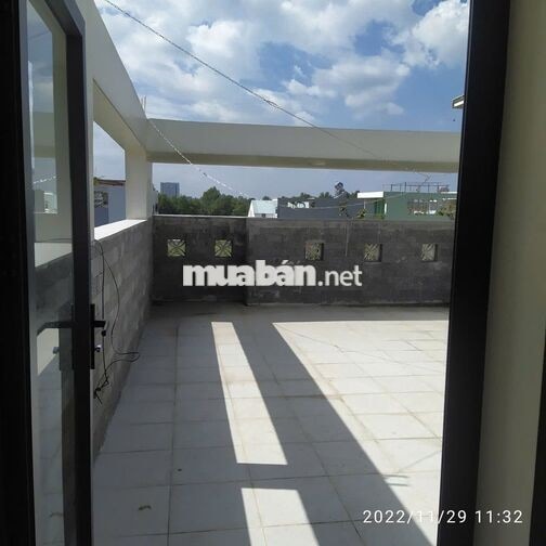Phòng đẹp thoáng mát có cửa sổ, máy lạnh Daikin, P7, Q8