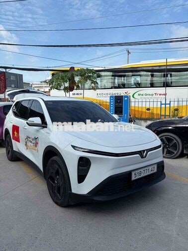 VinFast MPV7 2026 Trắng 11.000 km
