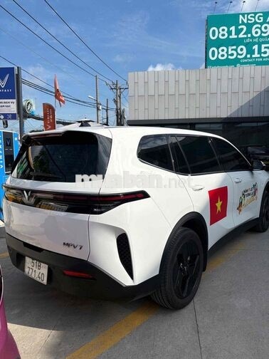 VinFast MPV7 2026 Trắng 11.000 km