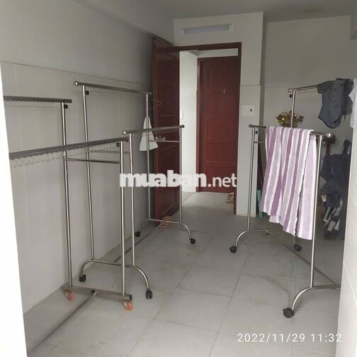 Phòng đẹp thoáng mát có cửa sổ, máy lạnh Daikin, P7, Q8
