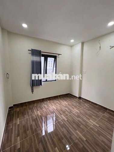 NHÀ 2PN ĐẦY ĐỦ NỘI THẤT NGAY CV 23/9 QUẬN 1