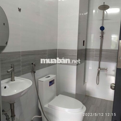 Phòng đẹp thoáng mát có cửa sổ, máy lạnh Daikin, P7, Q8