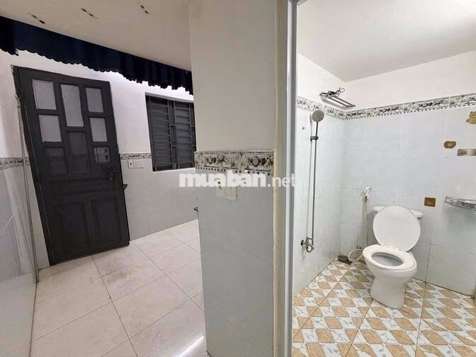 chính chủ cho thuê trọ gác đúc cao ngay KTX KHU A,an ninh, không ngâpk