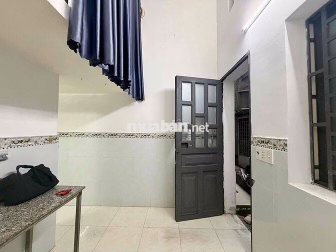 chính chủ cho thuê trọ gác đúc cao ngay KTX KHU A,an ninh, không ngâpk