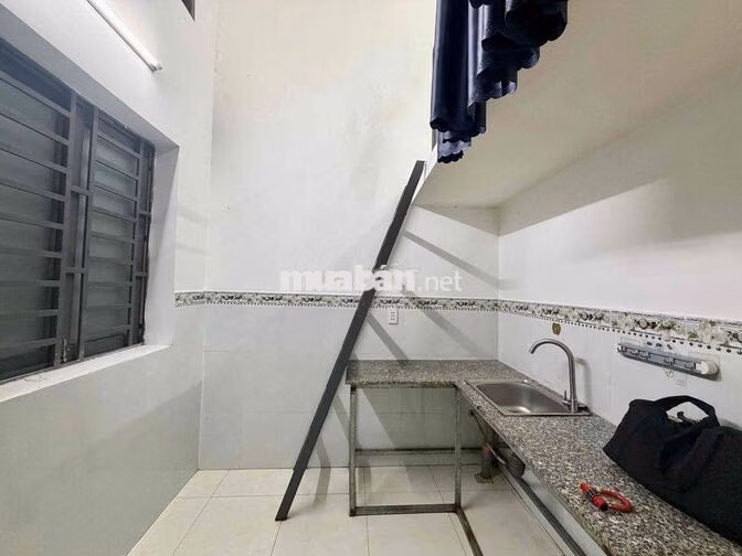 chính chủ cho thuê trọ gác đúc cao ngay KTX KHU A,an ninh, không ngâpk