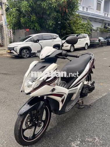 Yamaha Nouvo 5 FI Trắng, Đen, Đỏ