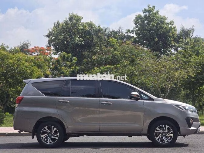 INNOVA 2.0E SX 2023 MT 63000KM BẢO HÀNH 1 NĂM