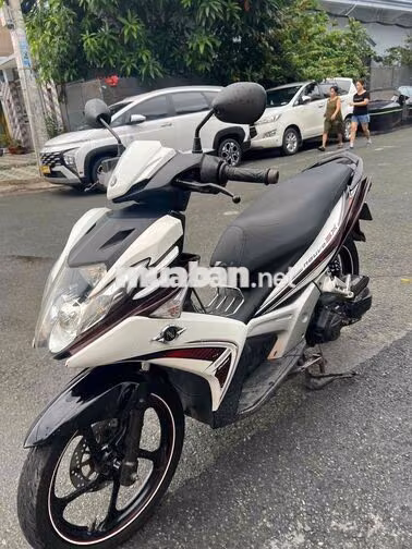 Yamaha Nouvo 5 FI Trắng, Đen, Đỏ