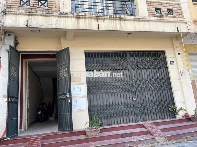 cho thuê T1 mặt phố siêu lớn đắt nhất hành tinh vừa thông xe mt 7,5m