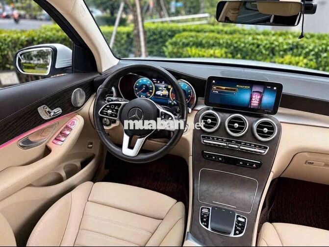 Mercedes GLC 200 4Matic AMG 2020 Trắng