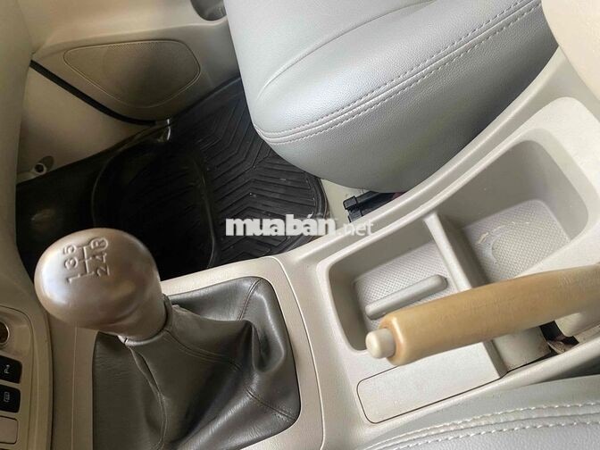 Toyota Innova 2010 Bạc 8 chỗ 130.000 km