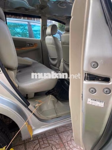 Toyota Innova 2010 Bạc 8 chỗ 130.000 km