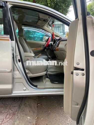 Toyota Innova 2010 Bạc 8 chỗ 130.000 km