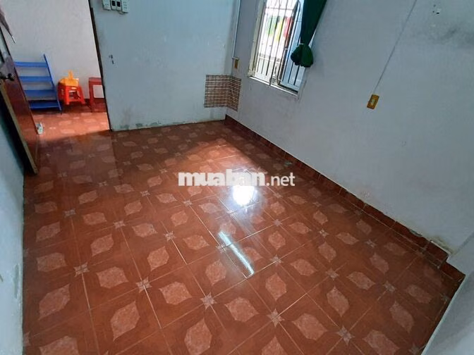 PHÒNG TRỐNG TRONG NHÀ NGUYÊN CĂN CHỈ NỮ THUÊ