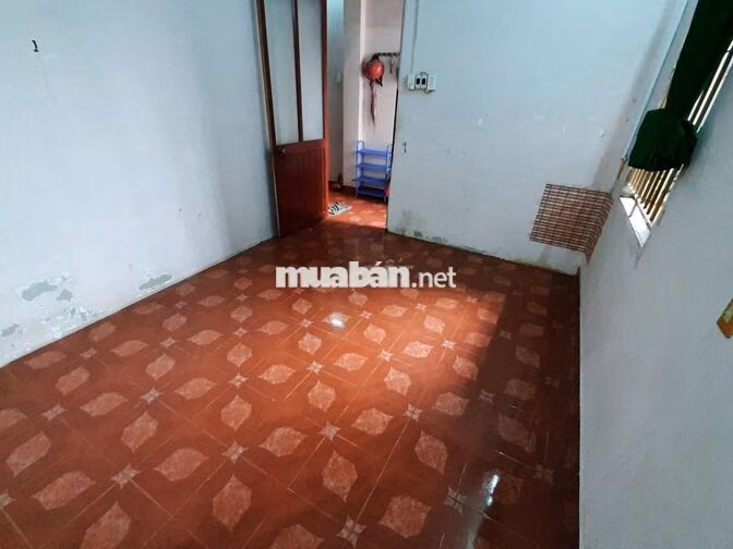 PHÒNG TRỐNG TRONG NHÀ NGUYÊN CĂN CHỈ NỮ THUÊ