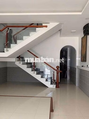 CHO THUÊ NHÀ FUN NỘI THẤT MT GIÁ 10TR 
