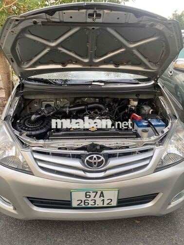 Toyota Innova 2010 Bạc 8 chỗ 130.000 km