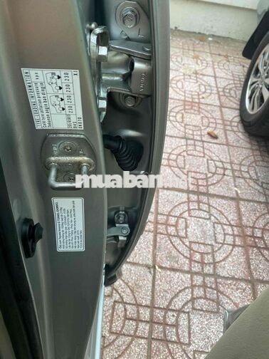 Toyota Innova 2010 Bạc 8 chỗ 130.000 km