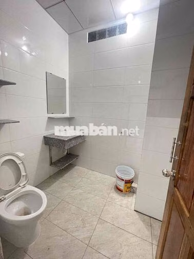 Nhà trệt 2 lầu sân thượng trục chính KDC Nam Long