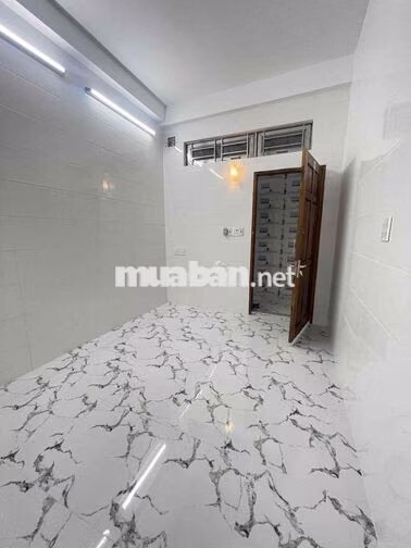 Nhà trệt 2 lầu sân thượng trục chính KDC Nam Long
