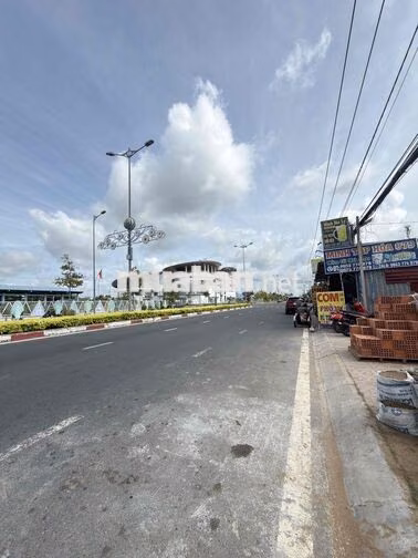 Đất đối diện siêu thị Aeon quãng Trường Mỹ Tho