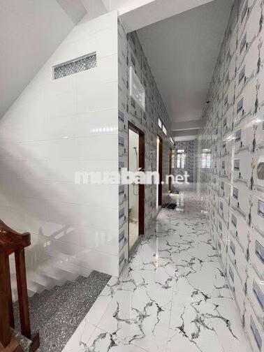 Nhà trệt 2 lầu sân thượng trục chính KDC Nam Long