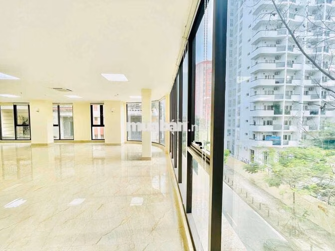 Cho thuê văn phòng tại Huỳnh Thúc Kháng 130m2 25t view full kính