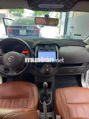 Nissan Sunny 2015 Sedan Trắng 5 chỗ