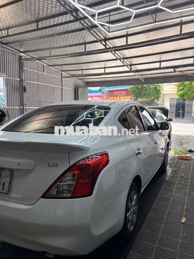 Nissan Sunny 2015 Sedan Trắng 5 chỗ
