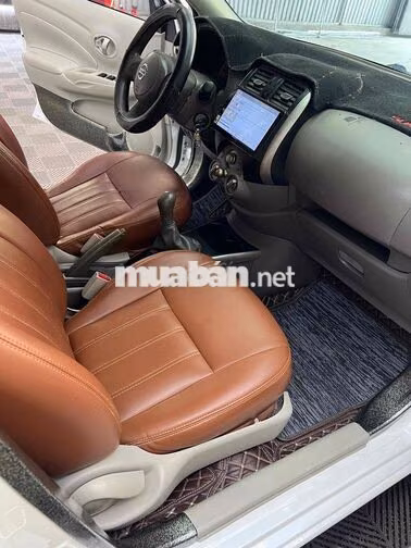 Nissan Sunny 2015 Sedan Trắng 5 chỗ