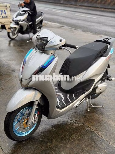 Honda Lead Bạc