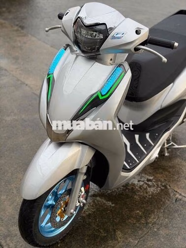 Honda Lead Bạc