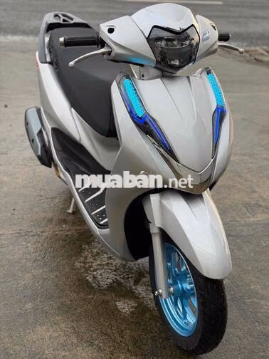 Honda Lead Bạc