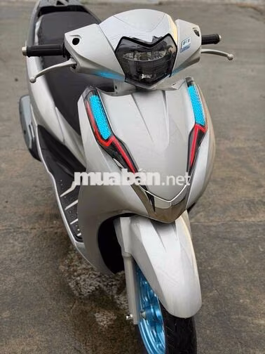 Honda Lead Bạc