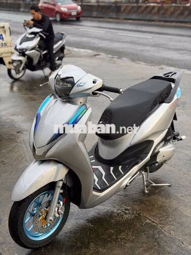Honda Lead Bạc