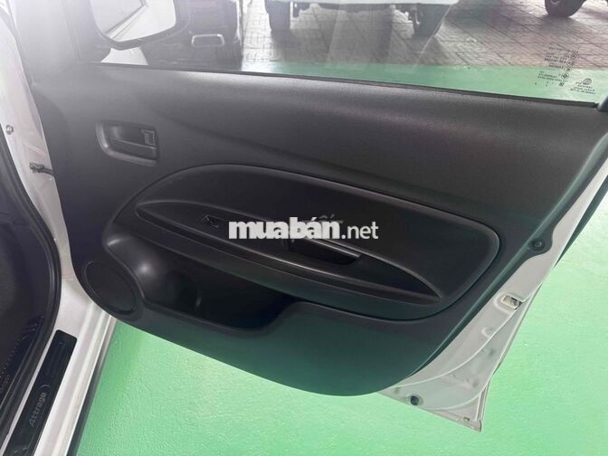 Mitsubishi Attrage 2024 Số sàn Trắng 5 chỗ