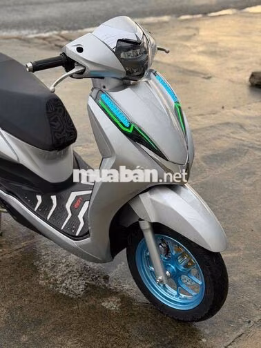 Honda Lead Bạc