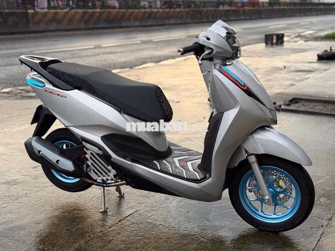 Honda Lead Bạc