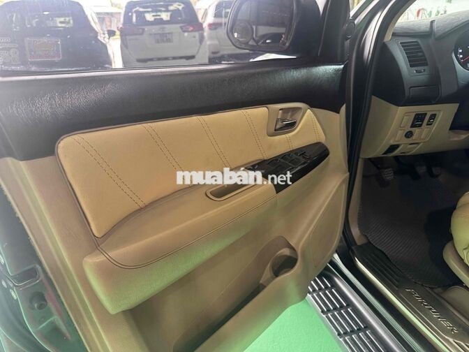 Toyota Fortuner 2014 Số sàn Dầu Xám 7 chỗ