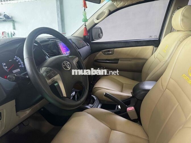 Toyota Fortuner 2014 Số sàn Dầu Xám 7 chỗ