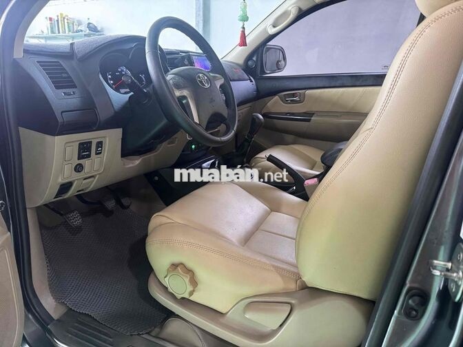 Toyota Fortuner 2014 Số sàn Dầu Xám 7 chỗ