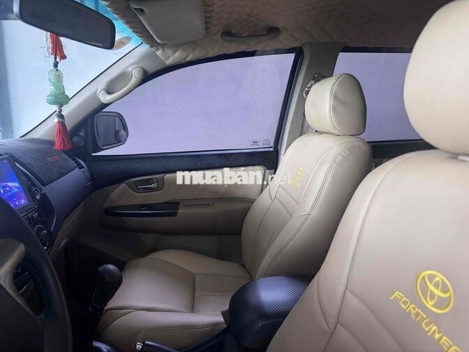 Toyota Fortuner 2014 Số sàn Dầu Xám 7 chỗ