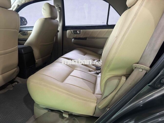 Toyota Fortuner 2014 Số sàn Dầu Xám 7 chỗ