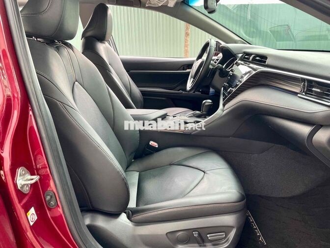 Toyota Camry 2.5Q 2020 Đỏ Thái Lan 26.000km