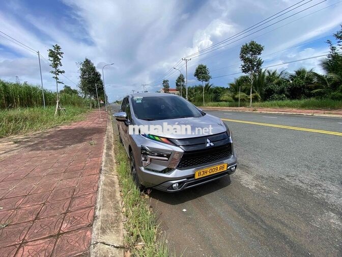Mitsubishi Xpander 7 chỗ Số tự động Bạc